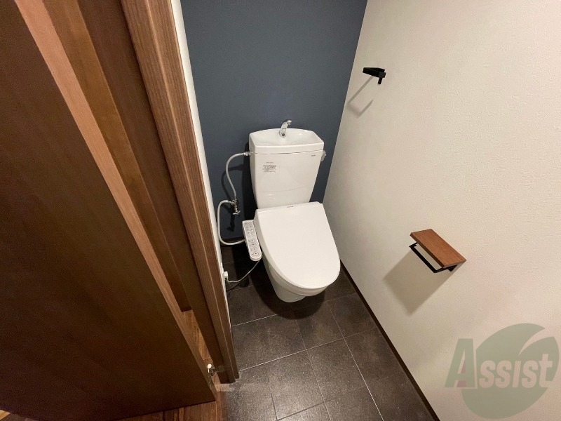 トイレ　こちらはトイレです。清潔感があり、安心して使用できます。