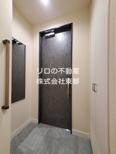 玄関　マルチシューズクロークで靴類もたっぷり収納♪