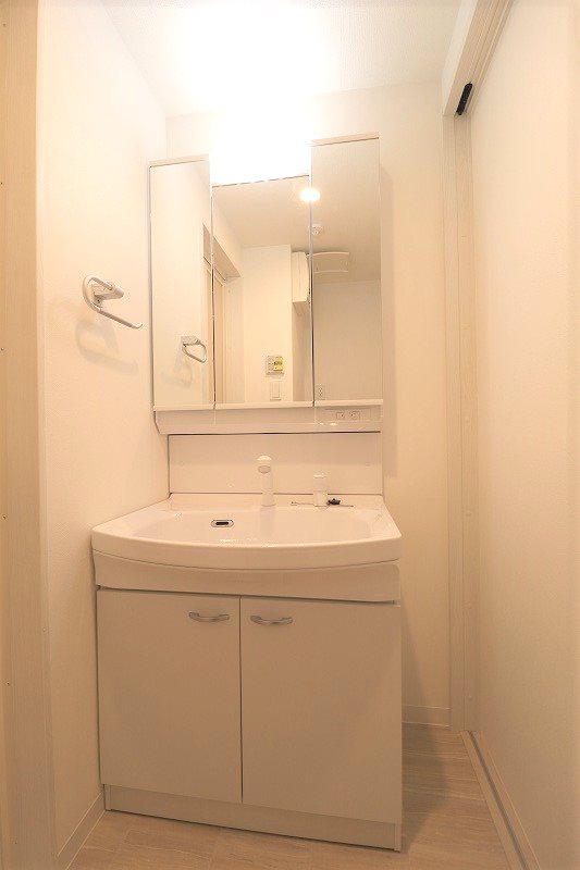 洗面設備　別部屋写真使用