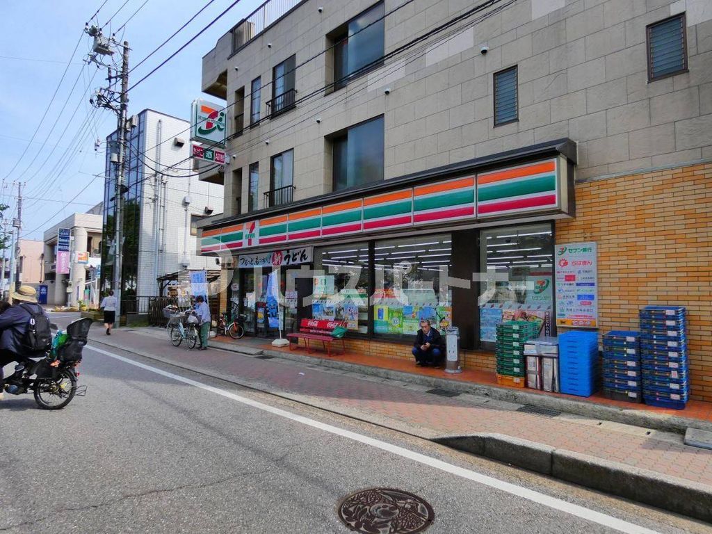 コンビニ　セブンレイブン花園店（コンビニ）まで410m