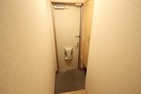玄関　※別部屋の写真です