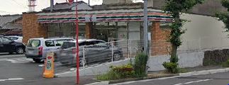 コンビニ　セブンイレブン 八幡春の町2丁目店（コンビニ）まで176m