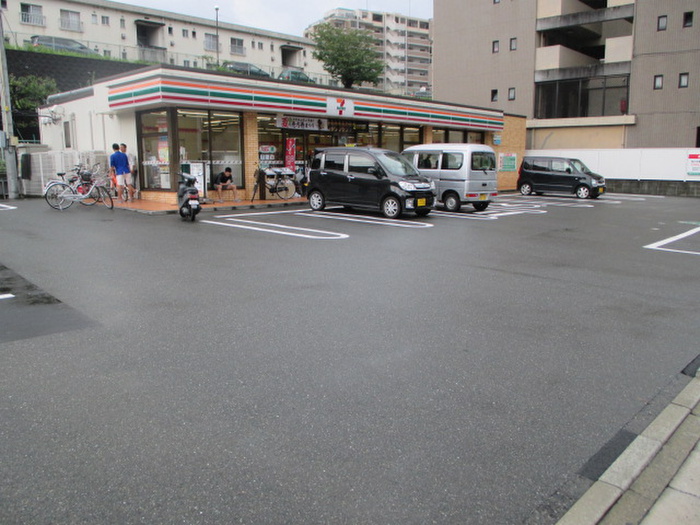 コンビニ　セブンイレブン福岡平和2丁目店（コンビニ）まで312m