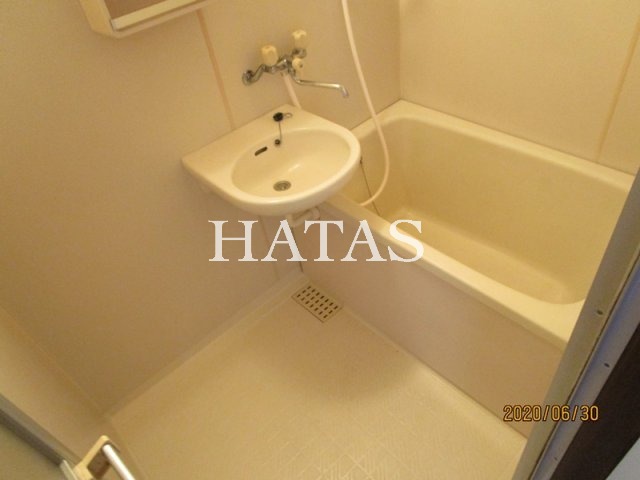 バス・シャワールーム　同物件別部屋です。