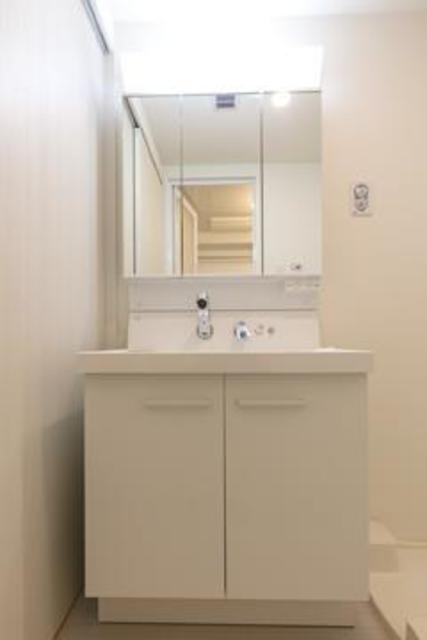 洗面設備　※写真は同タイプ住戸です。