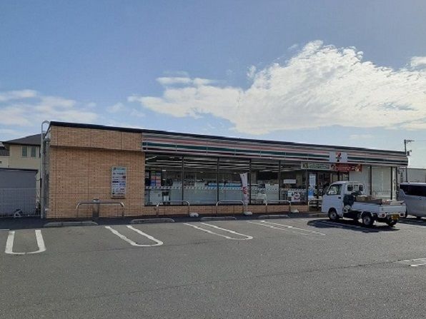 コンビニ　セブンイレブン倉敷上東西店（コンビニ）まで650m