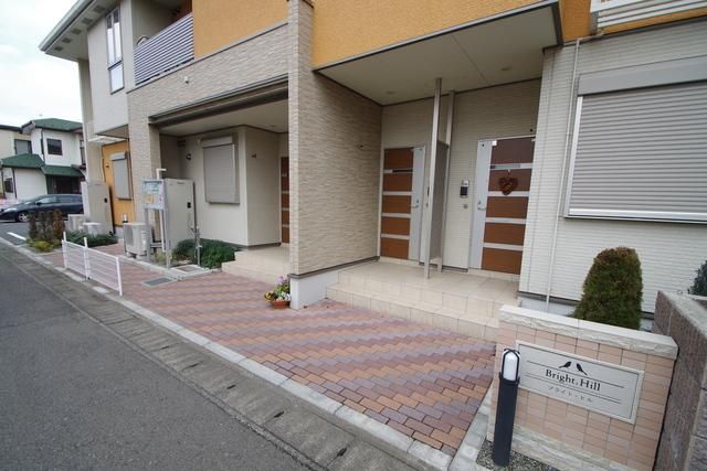 エントランス　☆建物入り口部分☆