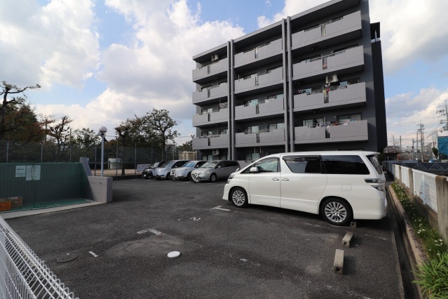 駐車場　駐車場
