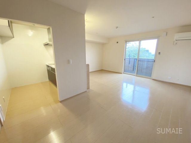 居室・リビング　南向きのお部屋です！