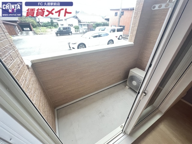 バルコニー　別部屋反転タイプ
