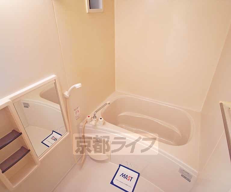 バス・シャワールーム　完全単独バスルームですよ