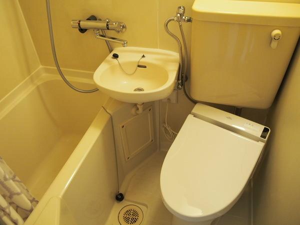 トイレ　ウォシュレット付き