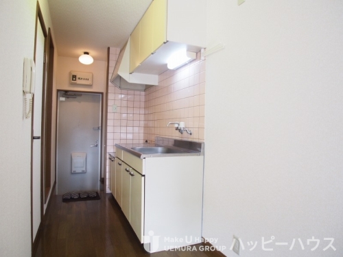 キッチン　別部屋の写真になります。現状を優先とします。