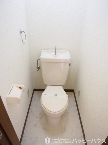 トイレ　別部屋の写真になります。現状を優先とします。