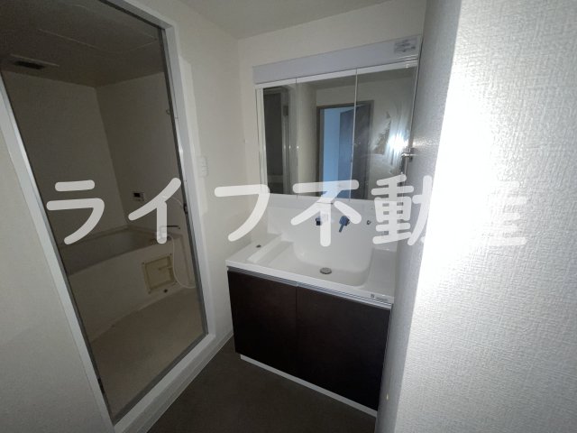 洗面設備　独立洗面化粧台付き