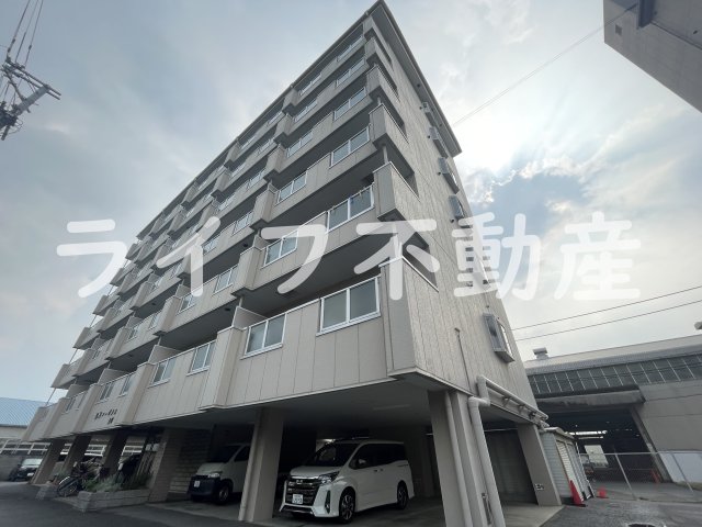 建物外観　落ち着いた雰囲気の外観です