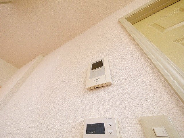 セキュリティ　モニター付きインターホン