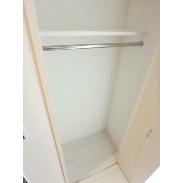 収納　パイプ付クローゼット