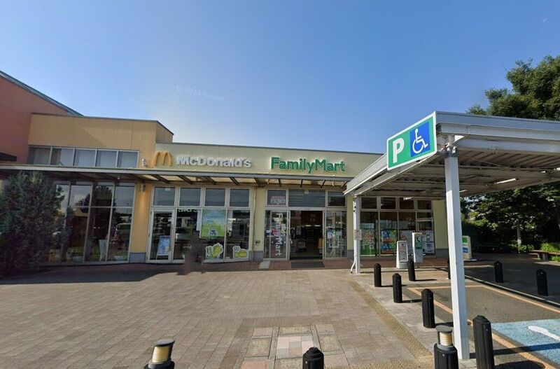 コンビニ　ファミリーマートPasar幕張上り店（コンビニ）まで635m