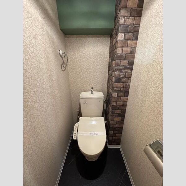 トイレ　※同施工会社のイメージ写真※