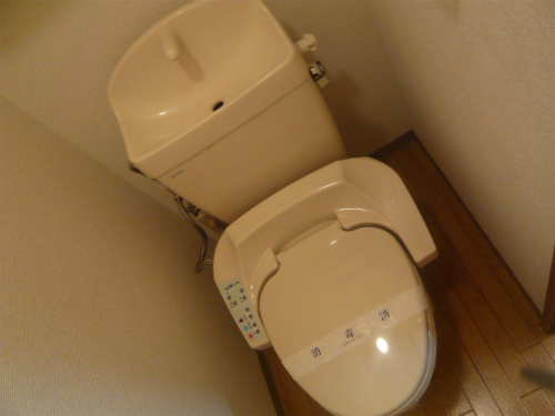 トイレ　※室内写真は103号室参照。