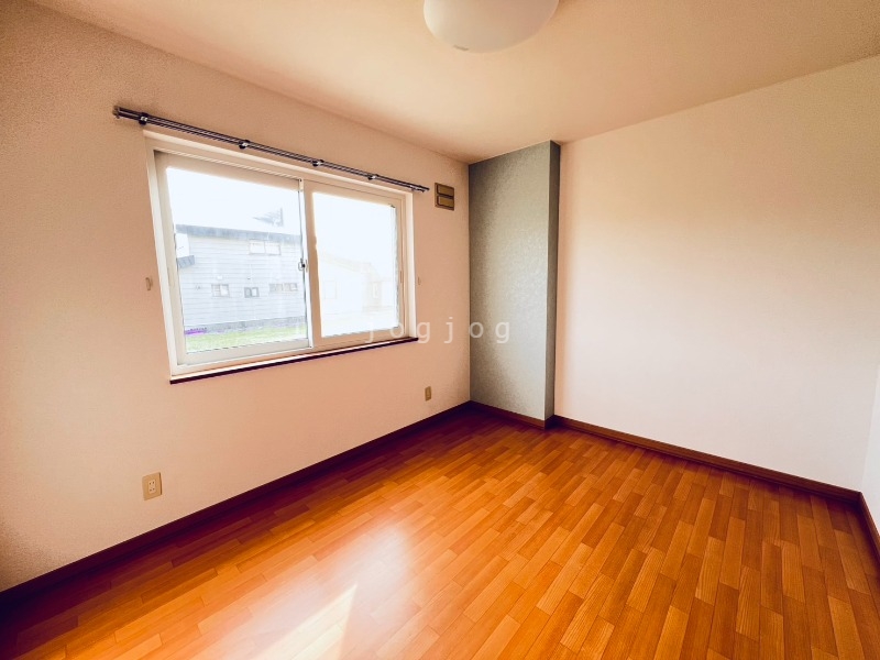 その他部屋・スペース　日当たりの良い明るいお部屋です。
