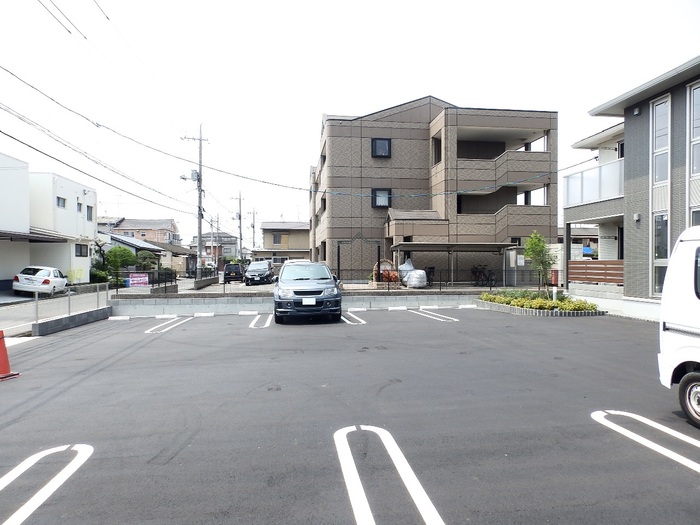 駐車場　駐車場