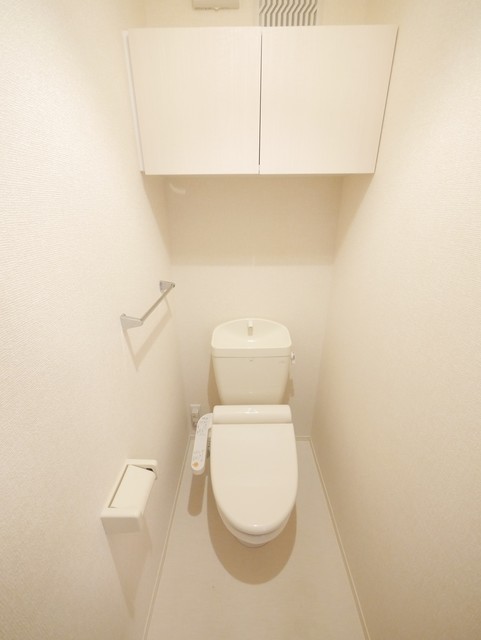 トイレ　★人気の温水洗浄便座付です★