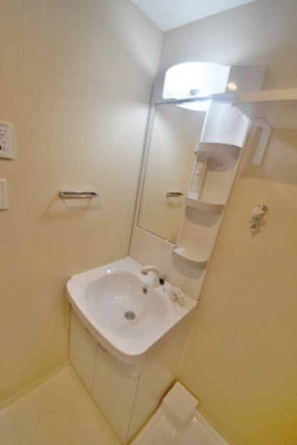 洗面設備　★朝の支度に大活躍の独立洗面台★