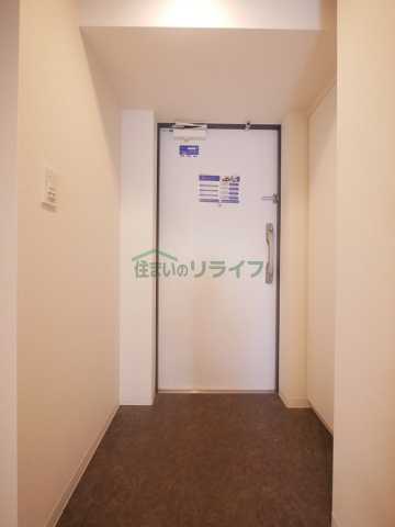 玄関　左右反転間取り写真