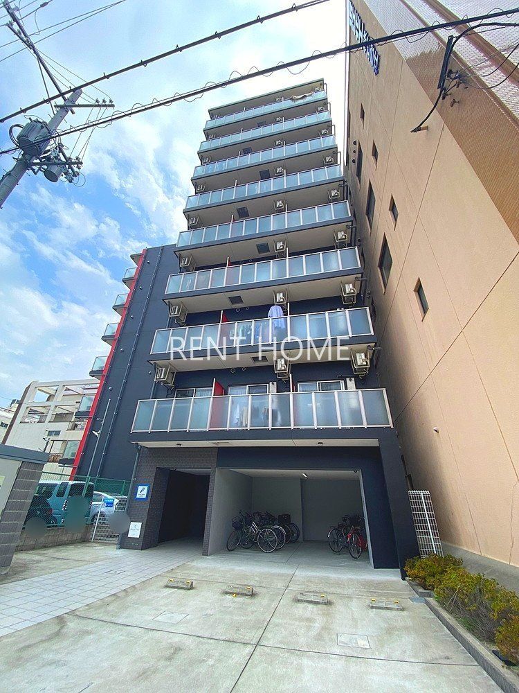 建物外観　鉄筋コンクリート造９階建て
