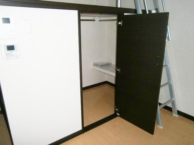 収納　ウォークインクローゼット