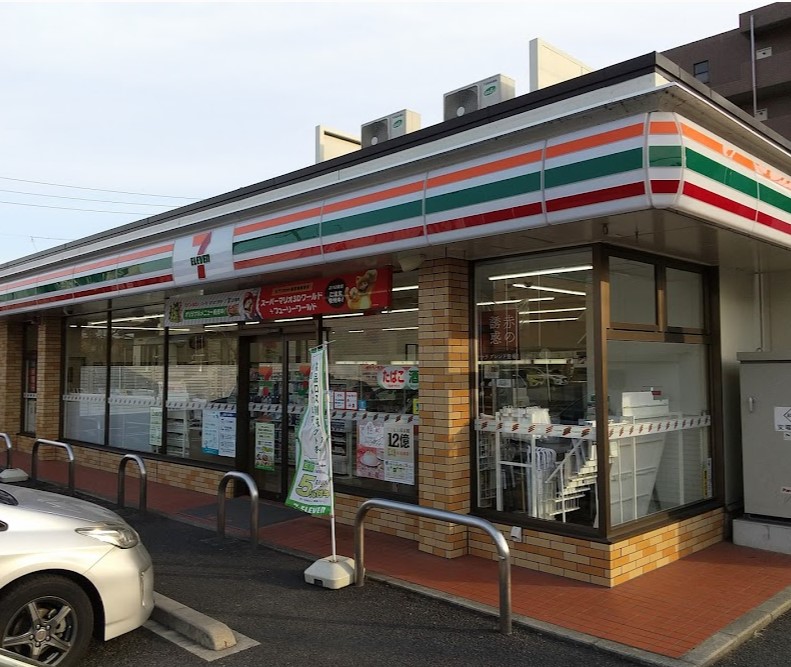 コンビニ　セブンイレブン 名古屋金屋2丁目店（コンビニ）まで108m