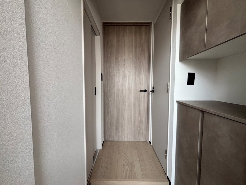 玄関　同建物の別部屋の写真