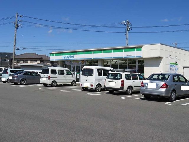 コンビニ　ファミリーマート北勢町麻生田店（コンビニ）まで500m
