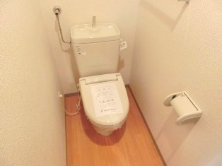 トイレ　同タイプの内観です。