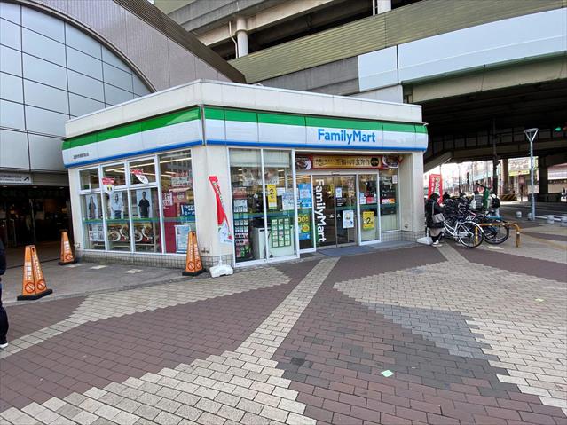 コンビニ　ファミリーマート（コンビニ）まで224m