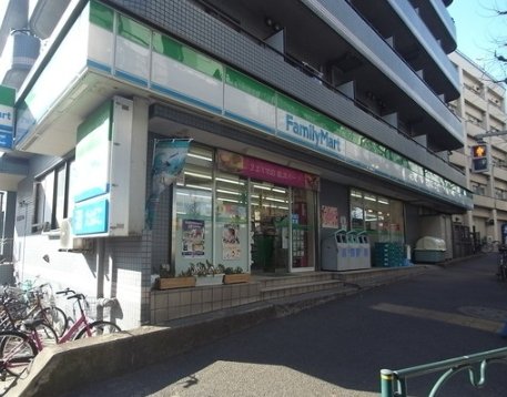コンビニ　ファミリーマート金井窪山手通り店（コンビニ）まで523m