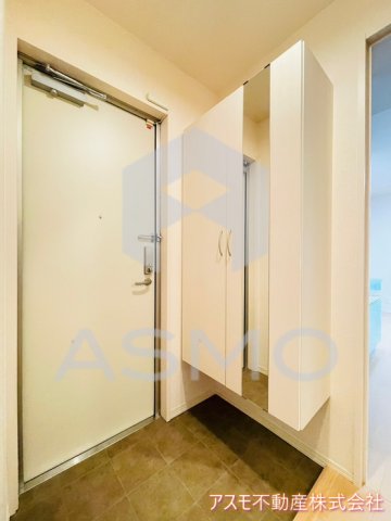 玄関　※建物内別間取参考写真