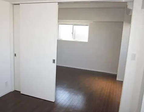 居室・リビング　写真は同タイプ住居です。