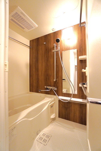 バス・シャワールーム　※写真は同タイプ住戸です。