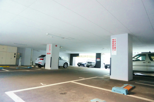 駐車場　駐車場があるので、車を買う予定の方も安心です