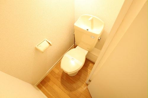 トイレ　お手入れしやすい手ごろな広さ（※画像は代表例です）