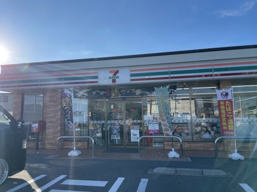 コンビニ　セブンイレブン 橿原新賀町店（コンビニ）まで338m