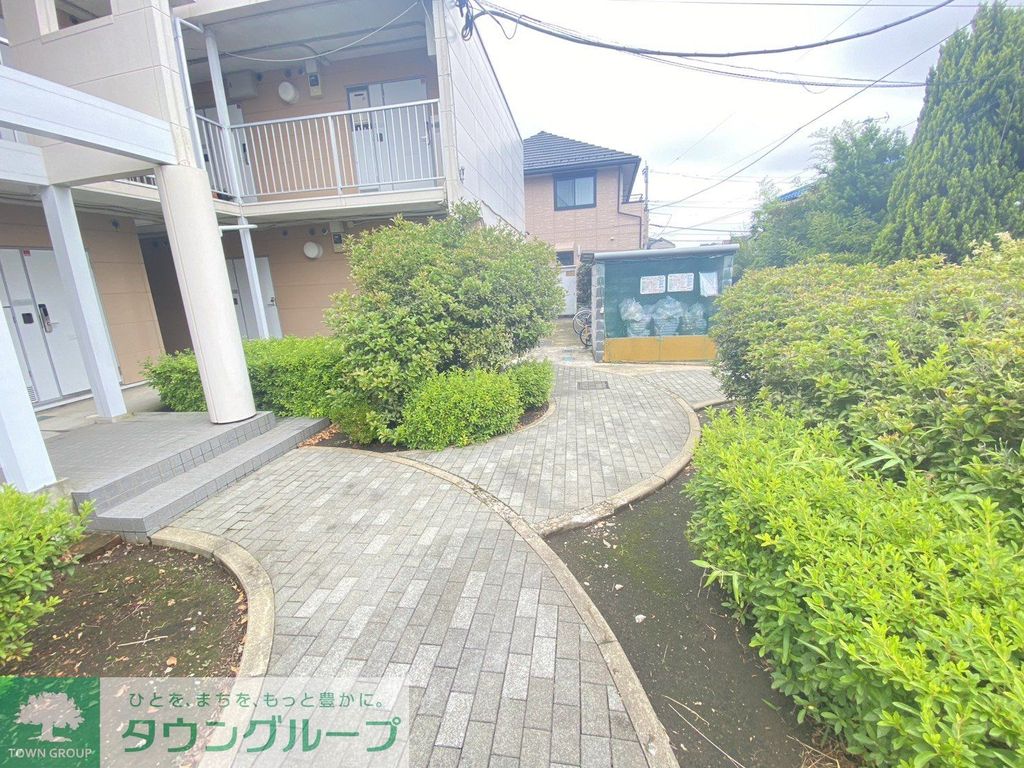 エントランス　庭