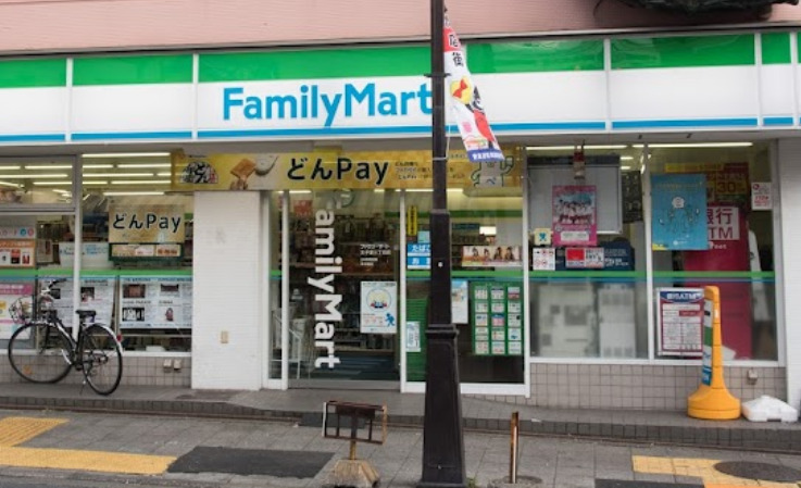 コンビニ　ファミリーマート 太子堂三丁目店（コンビニ）まで366m
