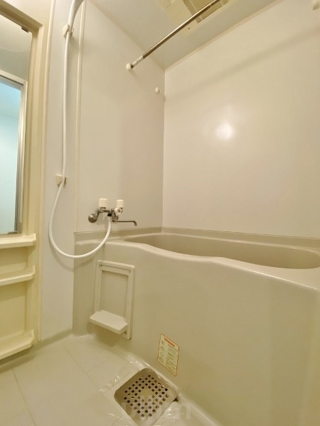バス・シャワールーム　※他の部屋の写真です