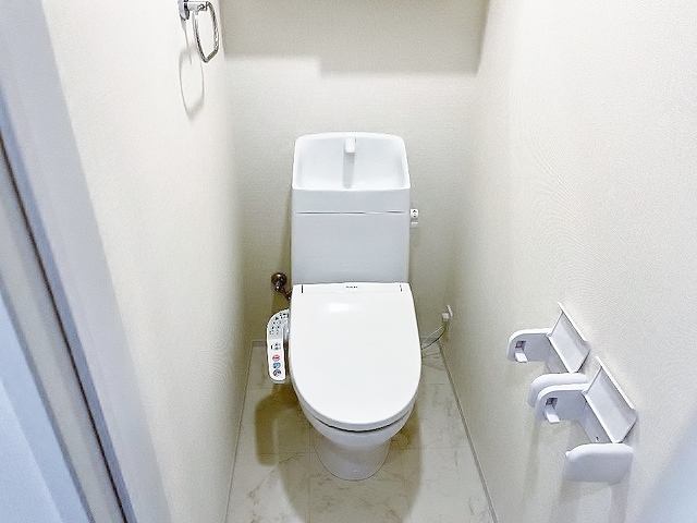 トイレ　同じ施工物件の参考写真です。