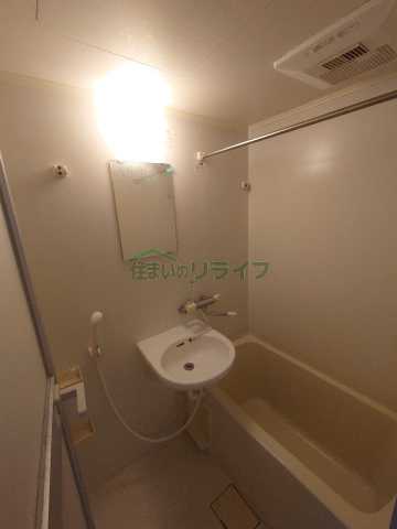 バス・シャワールーム　別部屋の参考写真です。