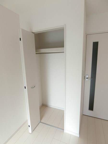 収納　奥行きのあるクローゼット付です。